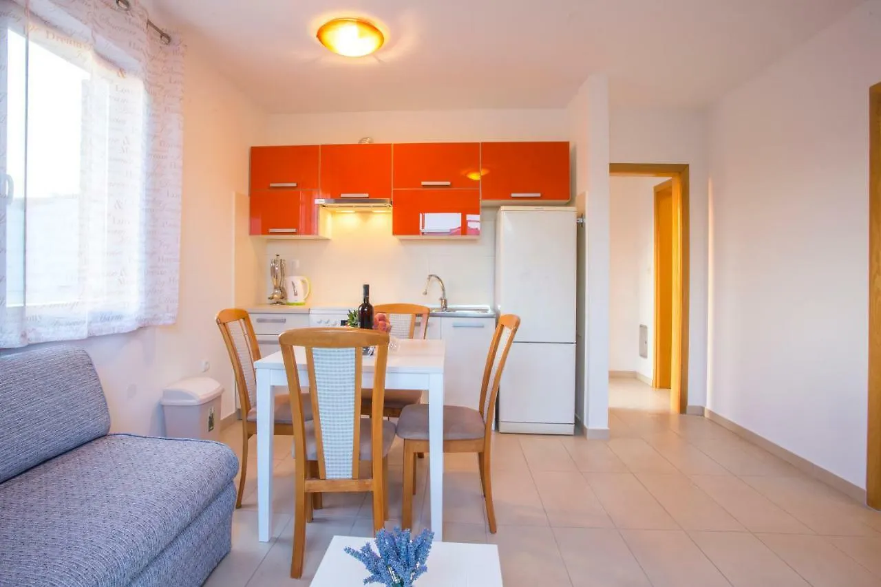 Apartman Irena Pula 0*,  Croatia